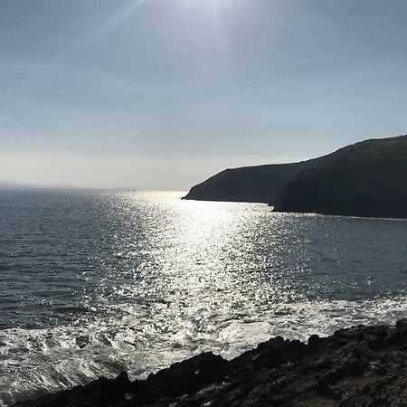 Green Garden Meets Blue Sea For 2 People Dingle Bagian luar foto