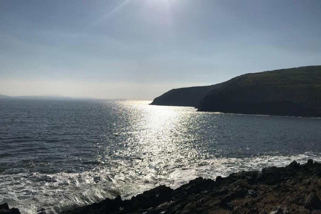 Green Garden Meets Blue Sea For 2 People Dingle Bagian luar foto