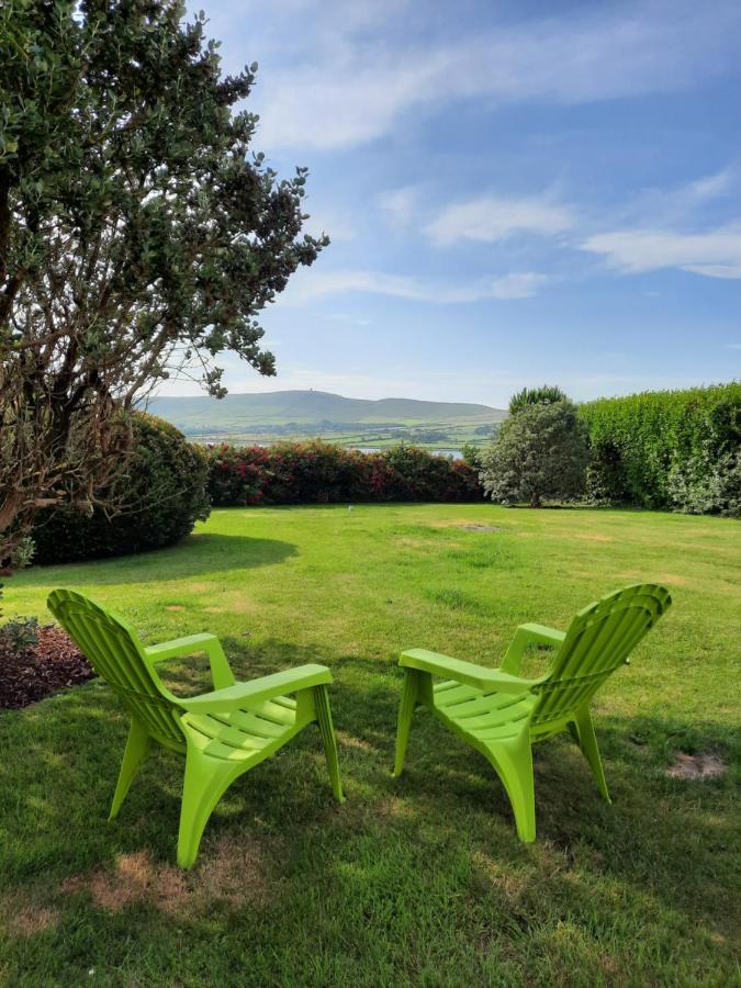 Green Garden Meets Blue Sea For 2 People Dingle Bagian luar foto